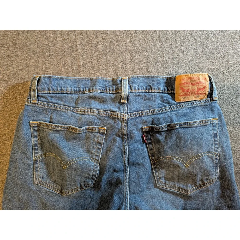 Levi's Jeans Mens 541 Denim Straight Leg Size 36x32 Medium Wash